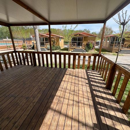 Camping Bungalow El Llac De Banyoles Porqueres Exterior foto